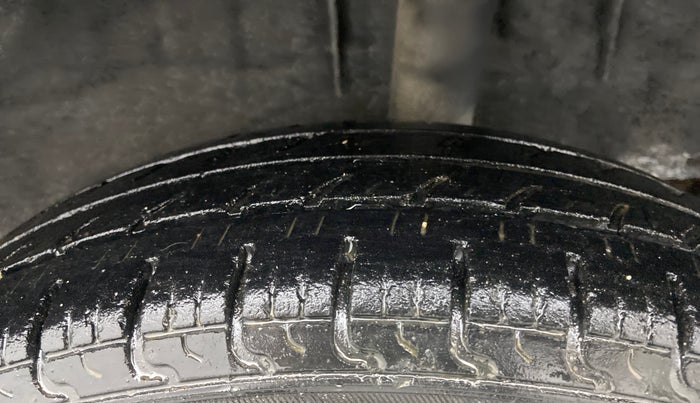 2016 Renault Kwid RXT 0.8, Petrol, Manual, 61,874 km, Left Rear Tyre Tread