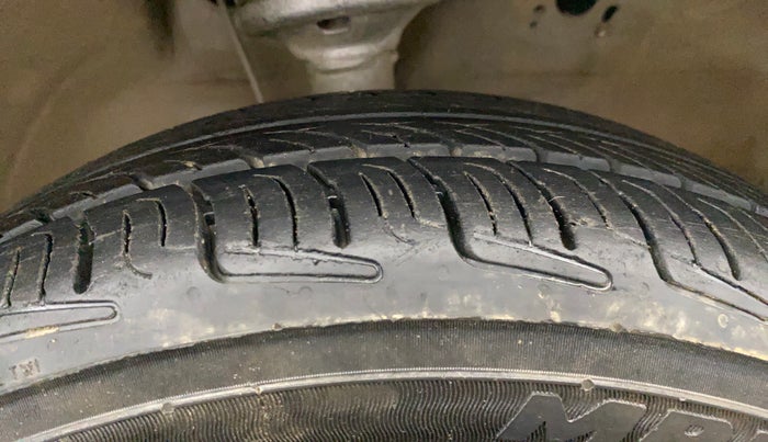 2015 Maruti Wagon R 1.0 VXI, Petrol, Manual, 47,824 km, Right Front Tyre Tread