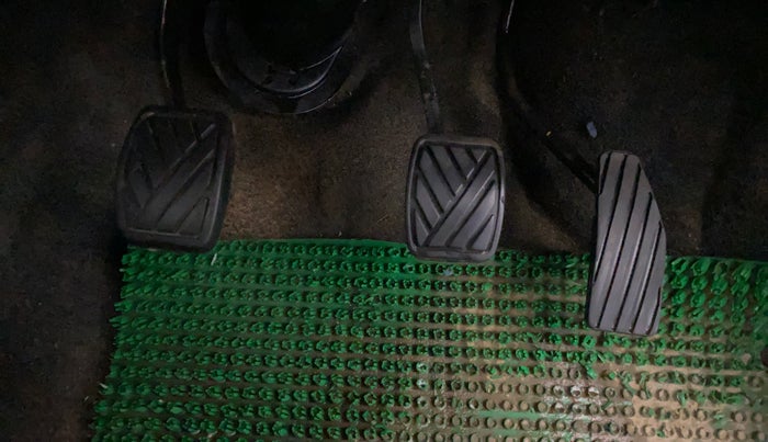 2015 Maruti Wagon R 1.0 VXI, Petrol, Manual, 47,824 km, Pedals