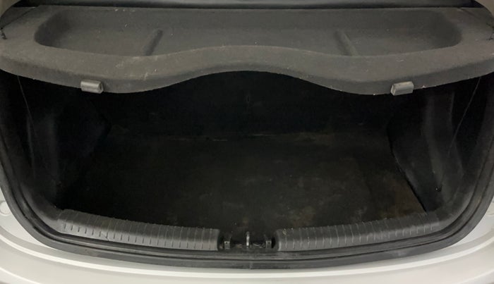 2016 Hyundai Grand i10 MAGNA AT 1.2 KAPPA VTVT, Petrol, Automatic, 80,484 km, Boot Inside