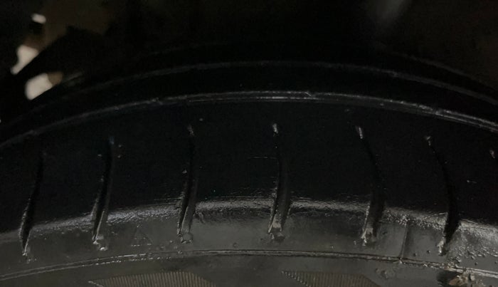 2016 Hyundai Grand i10 MAGNA AT 1.2 KAPPA VTVT, Petrol, Automatic, 80,484 km, Right Rear Tyre Tread
