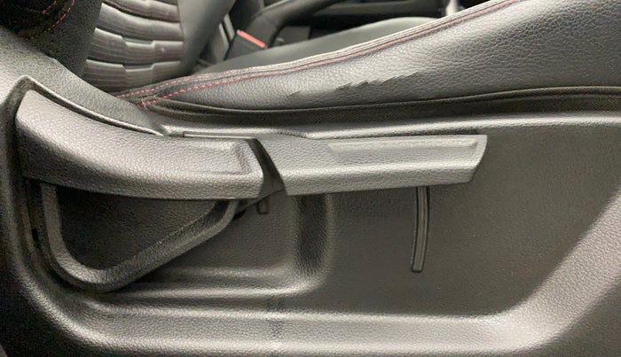 2021 KIA SONET GTX PLUS 1.0 IMT, Petrol, Manual, 71,792 km, Driver Side Adjustment Panel