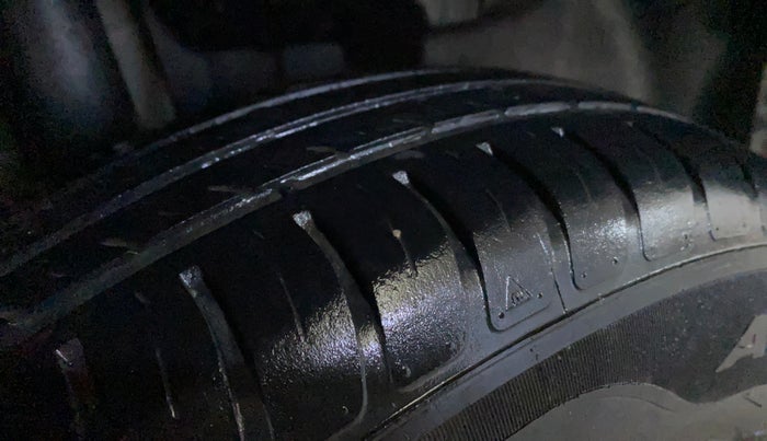 2019 Maruti Swift LXI, Petrol, Manual, 42,772 km, Right Rear Tyre Tread