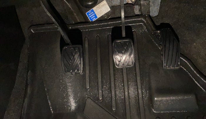 2019 Maruti Swift LXI, Petrol, Manual, 42,772 km, Pedals