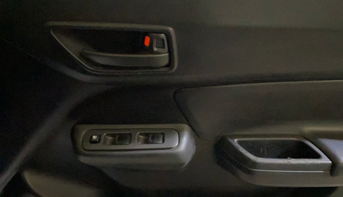 2019 Maruti Swift LXI, Petrol, Manual, 42,772 km, Driver Side Door Panels Control