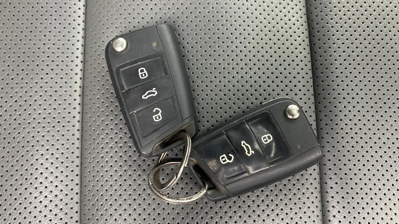 2023 Skoda KUSHAQ STYLE 1.0L TSI MT, Petrol, Manual, 72,289 km, Key Close Up