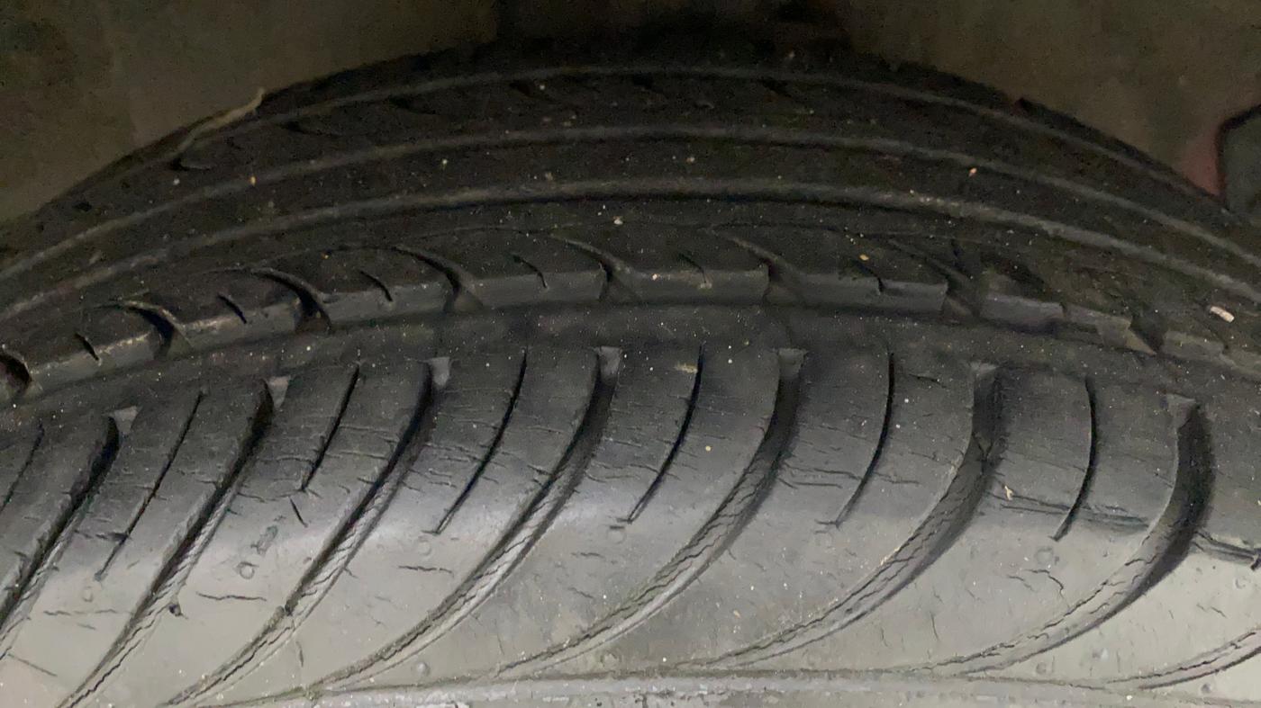 2010 Hyundai i20 SPORTZ 1.2, Petrol, Manual, 46,385 km, Right Front Tyre Tread