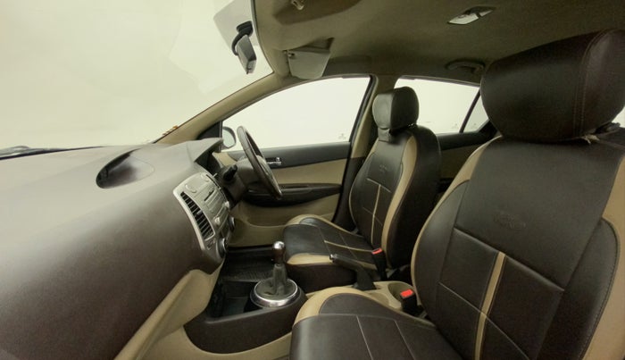 2010 Hyundai i20 SPORTZ 1.2, Petrol, Manual, 46,385 km, Right Side Front Door Cabin
