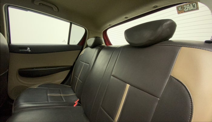 2010 Hyundai i20 SPORTZ 1.2, Petrol, Manual, 46,385 km, Right Side Rear Door Cabin
