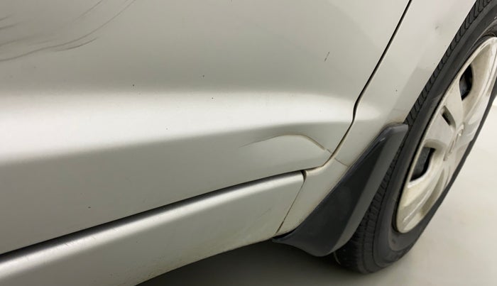 2011 Maruti Swift VXI, Petrol, Manual, 70,404 km, Driver-side door - Slightly dented