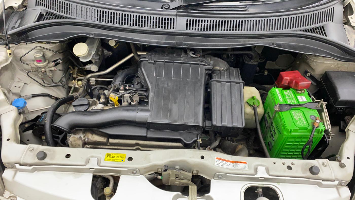 2011 Maruti Swift VXI, Petrol, Manual, 70,404 km, Open Bonet