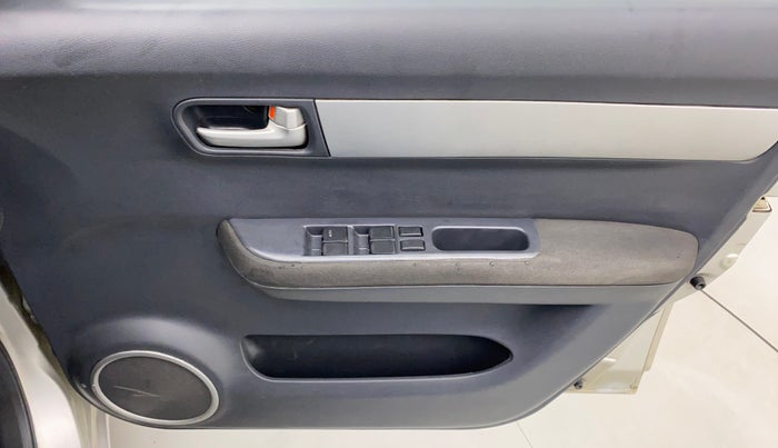 2011 Maruti Swift VXI, Petrol, Manual, 70,404 km, Driver Side Door Panels Control