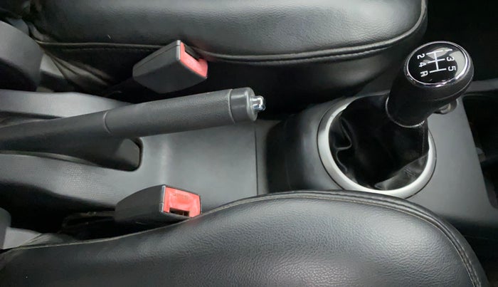 2011 Maruti Swift VXI, Petrol, Manual, 70,404 km, Gear Lever