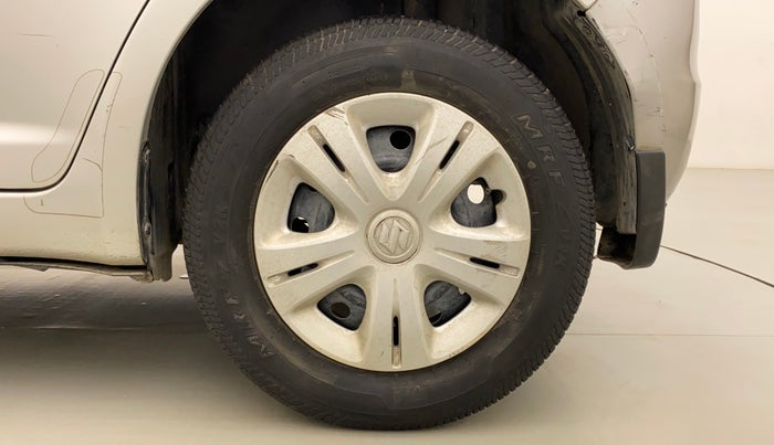 2011 Maruti Swift VXI, Petrol, Manual, 70,404 km, Left Rear Wheel