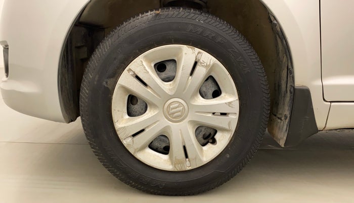 2011 Maruti Swift VXI, Petrol, Manual, 70,404 km, Left Front Wheel