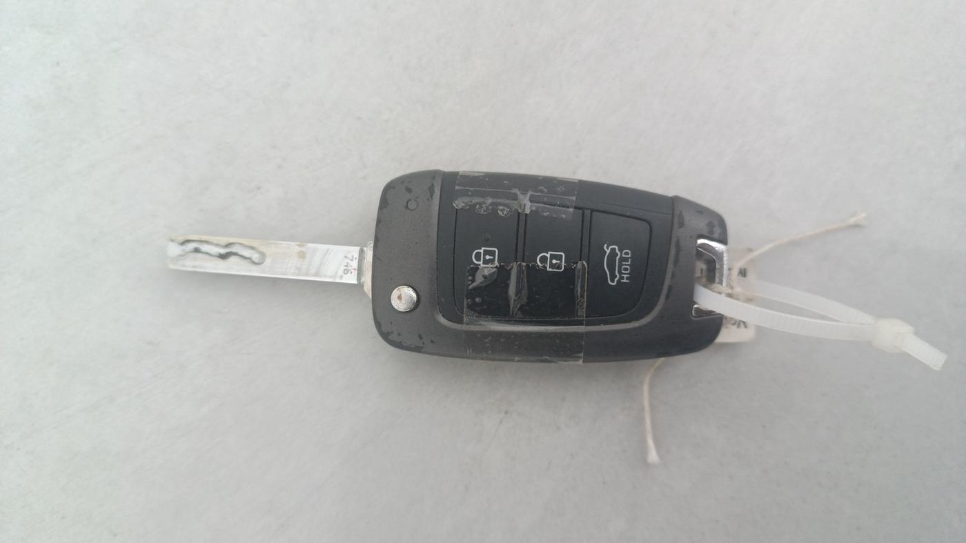 2018 Hyundai Verna 1.6 VTVT SX, Petrol, Manual, 70,377 km, Key Close Up
