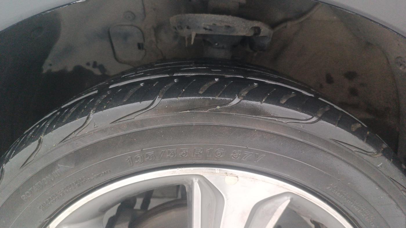 2018 Hyundai Verna 1.6 VTVT SX, Petrol, Manual, 70,377 km, Left Front Tyre Tread