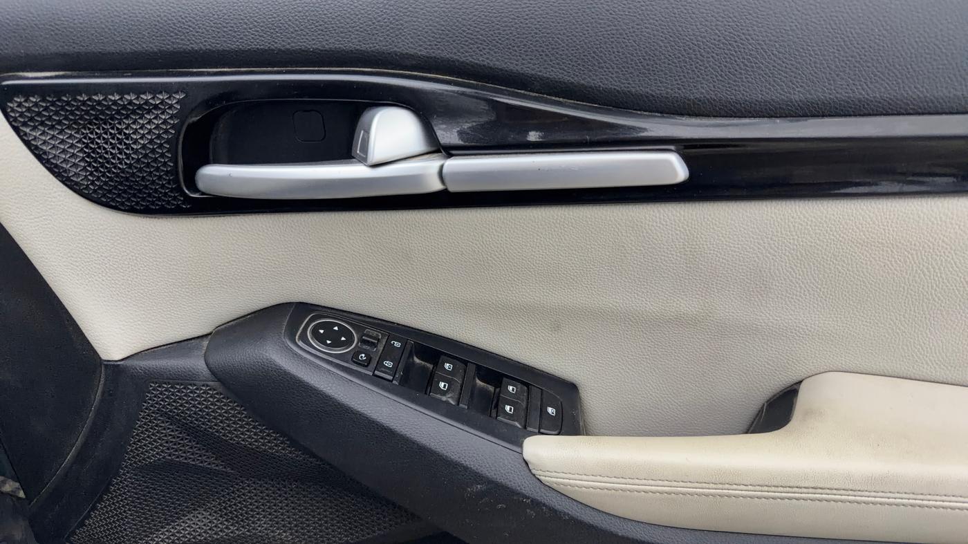 2020 KIA SELTOS HTX IVT 1.5 PETROL, Petrol, Automatic, 91,134 km, Driver Side Door Panels Control