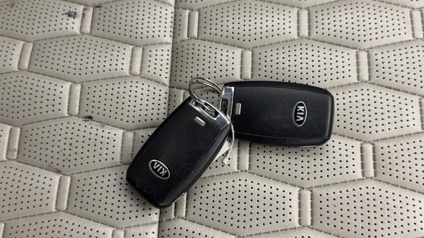 2020 KIA SELTOS HTX IVT 1.5 PETROL, Petrol, Automatic, 91,134 km, Key Close Up