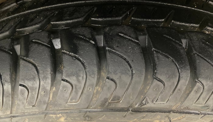 2016 Maruti Wagon R 1.0 VXI, Petrol, Manual, 30,404 km, Right Front Tyre Tread