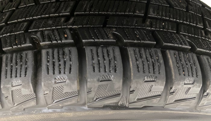 2016 Maruti Wagon R 1.0 VXI, Petrol, Manual, 30,404 km, Left Rear Tyre Tread