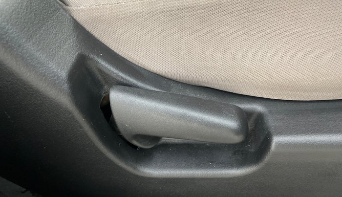 2016 Maruti Wagon R 1.0 VXI, Petrol, Manual, 30,404 km, Driver Side Adjustment Panel