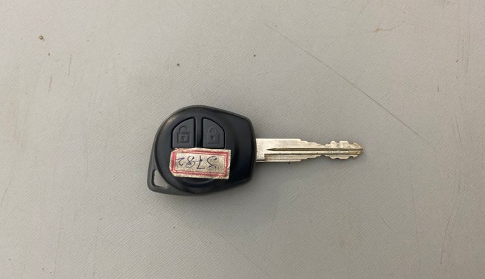 2016 Maruti Wagon R 1.0 VXI, Petrol, Manual, 30,404 km, Key Close Up