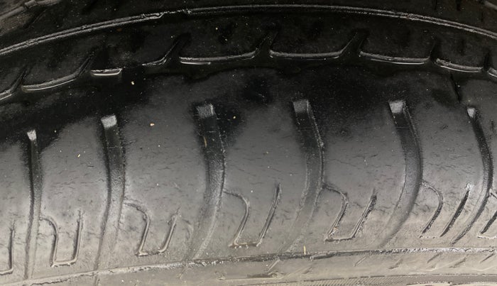 2016 Maruti Wagon R 1.0 VXI, Petrol, Manual, 30,404 km, Right Rear Tyre Tread