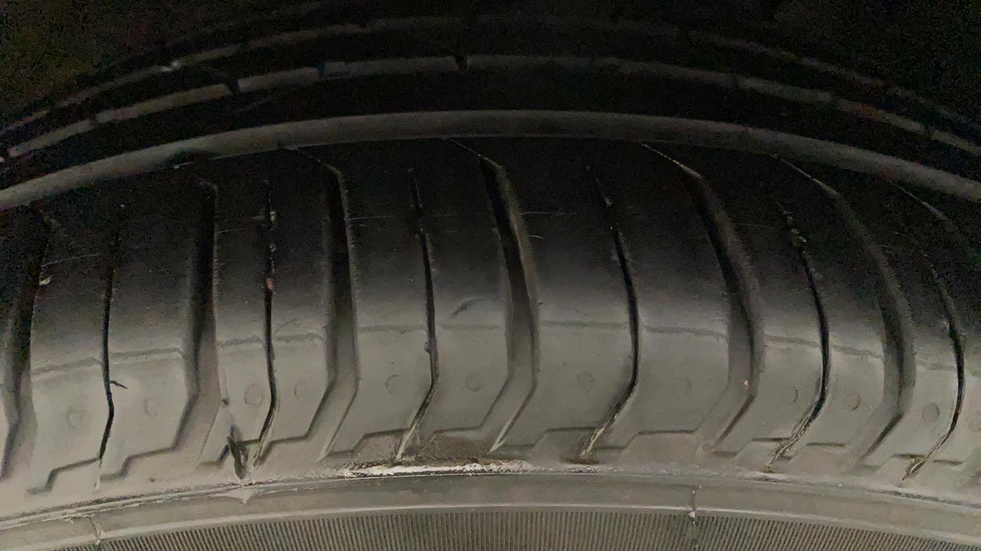 2023 Volkswagen VIRTUS GT PLUS TSI 1.5 EVO DSG, Petrol, Automatic, 9,766 km, Left Front Tyre Tread