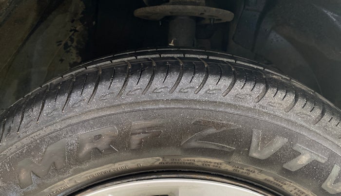 2017 Maruti Baleno DELTA PETROL 1.2, Petrol, Manual, 66,263 km, Right Front Tyre Tread