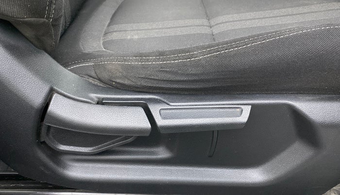 2019 Hyundai VENUE SX PLUS 1.0 TURBO DCT, Petrol, Automatic, 36,675 km, Driver Side Adjustment Panel