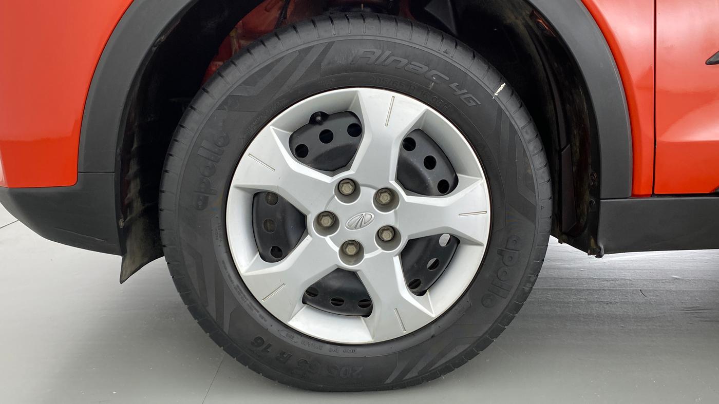 2019 Mahindra XUV300 1.5 W6 MT, Diesel, Manual, 22,770 km, Left Front Wheel