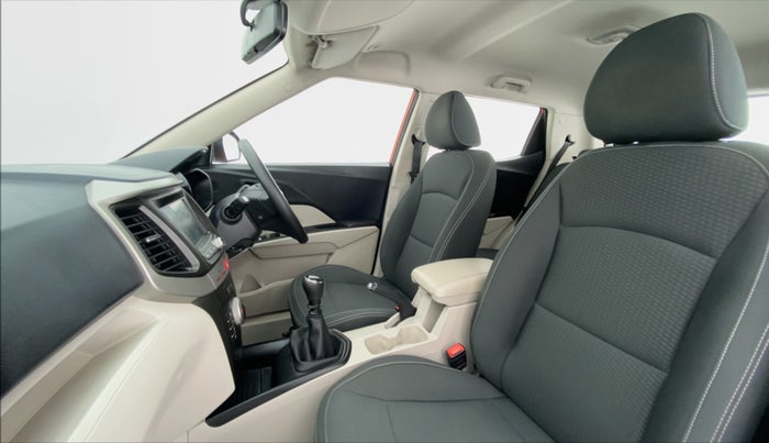 2019 Mahindra XUV300 1.5 W6 MT, Diesel, Manual, 22,770 km, Right Side Front Door Cabin