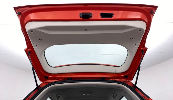 2019 Mahindra XUV300 1.5 W6 MT, Diesel, Manual, 22,770 km, Boot Door Open