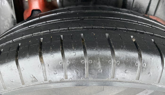 2019 Mahindra XUV300 1.5 W6 MT, Diesel, Manual, 22,770 km, Left Rear Tyre Tread