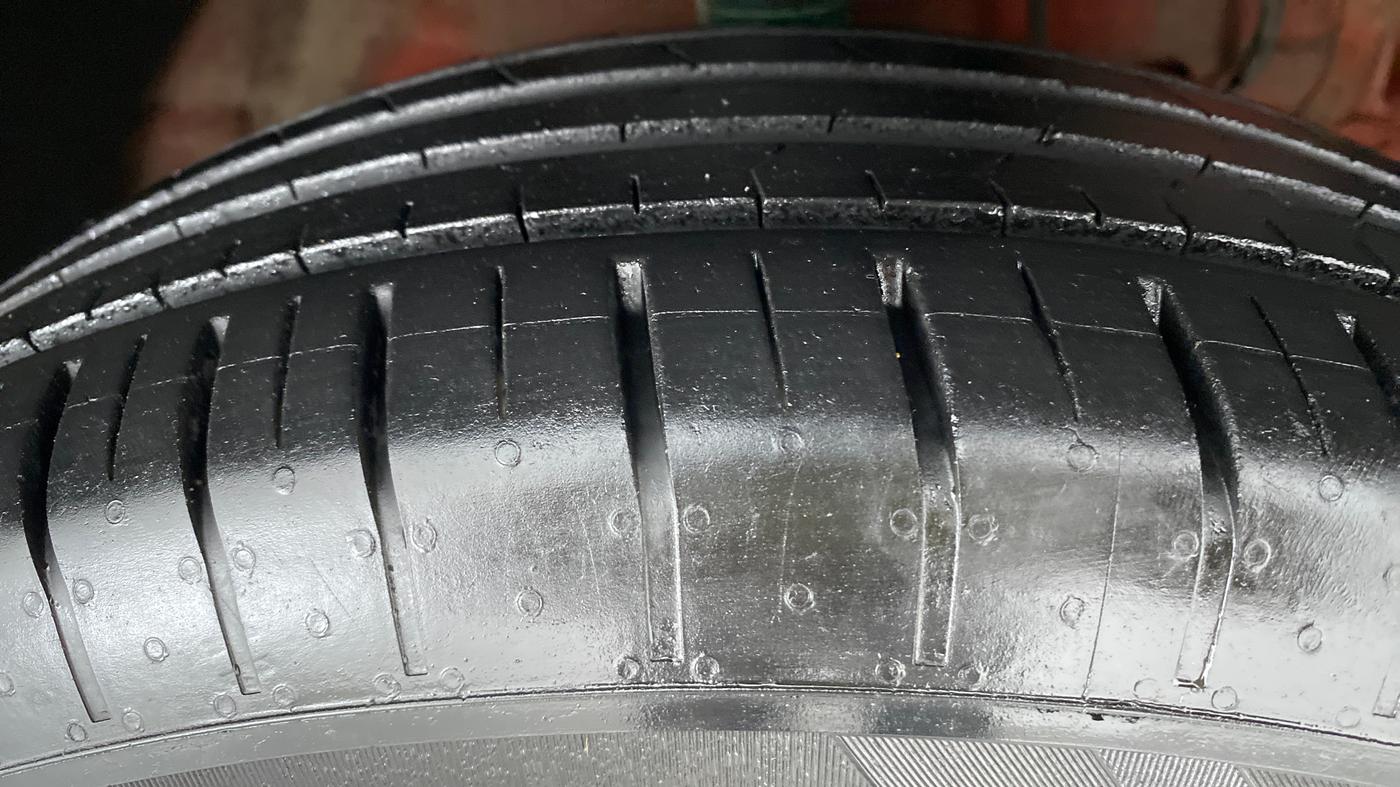 2019 Mahindra XUV300 1.5 W6 MT, Diesel, Manual, 22,770 km, Right Front Tyre Tread