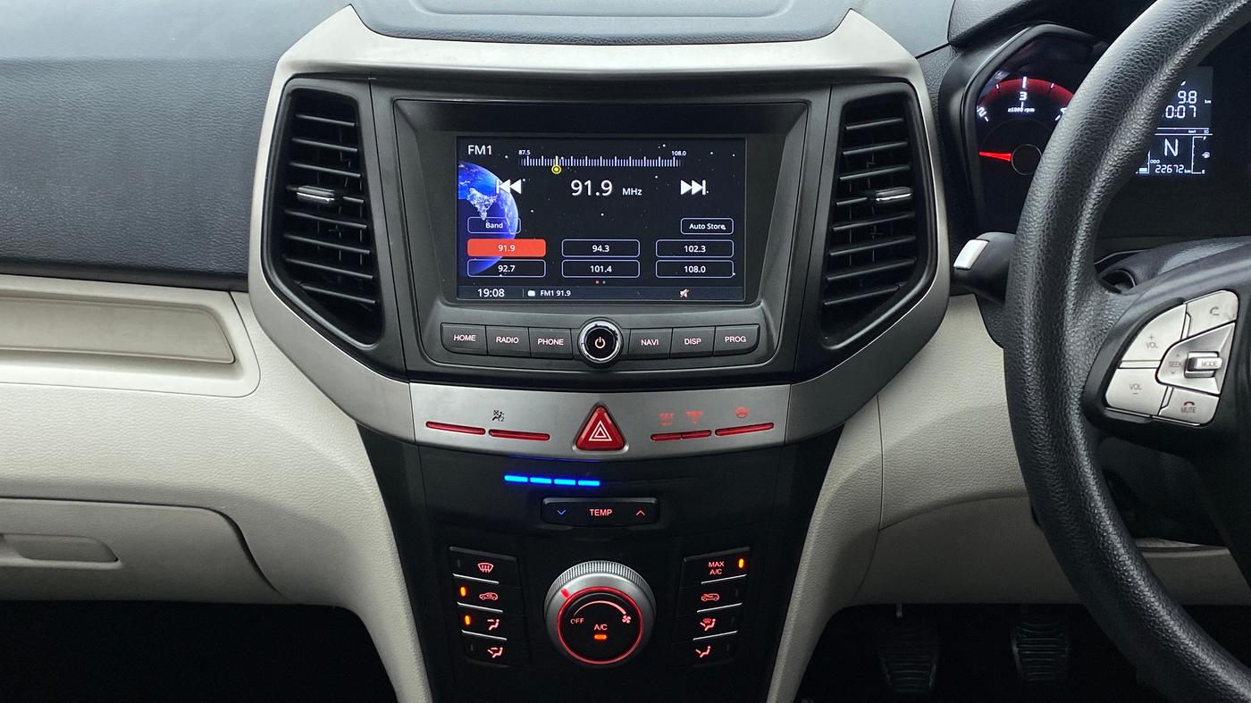 2019 Mahindra XUV300 1.5 W6 MT, Diesel, Manual, 22,770 km, Air Conditioner
