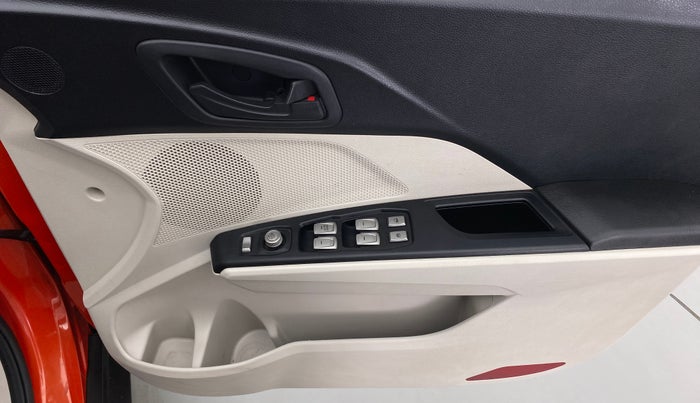 2019 Mahindra XUV300 1.5 W6 MT, Diesel, Manual, 22,770 km, Driver Side Door Panels Control