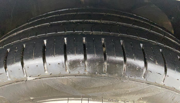 2022 Maruti Baleno ALPHA PETROL 1.2, Petrol, Manual, 55,882 km, Right Front Tyre Tread