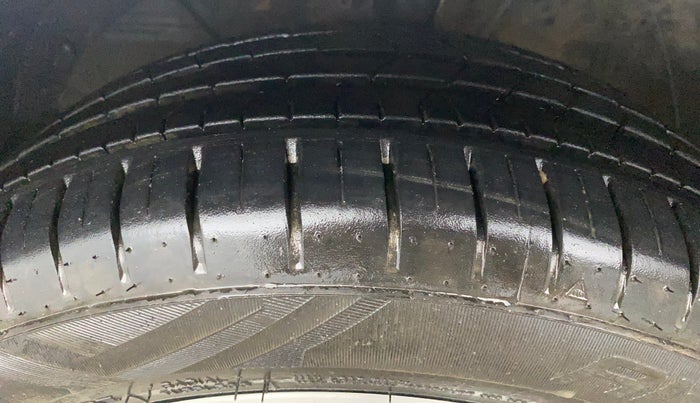 2022 Maruti Baleno ALPHA PETROL 1.2, Petrol, Manual, 55,882 km, Left Front Tyre Tread