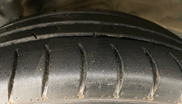 2012 Hyundai Eon MAGNA PLUS, Petrol, Manual, 76,556 km, Left Front Tyre Tread