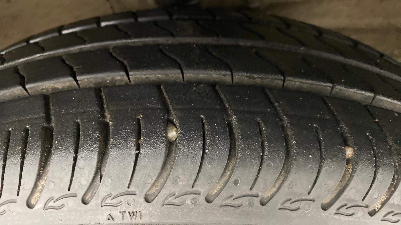 2021 Maruti S PRESSO VXI PLUS AGS, Petrol, Automatic, 10,801 km, Right Front Tyre Tread