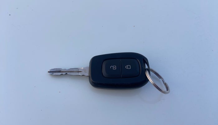 2021 Renault Duster RXZ 1.5 PETROL MT, Petrol, Manual, 1,10,497 km, Key Close Up