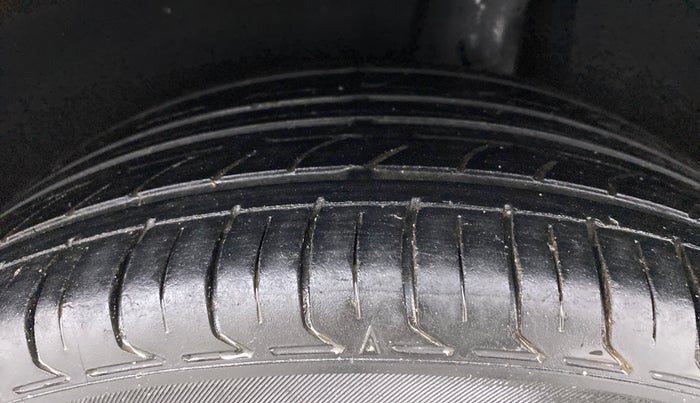 2016 Maruti Baleno ALPHA PETROL 1.2, Petrol, Manual, 1,05,224 km, Left Rear Tyre Tread