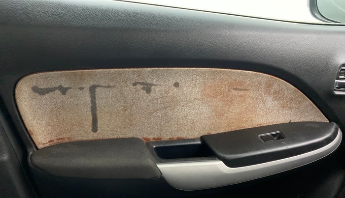 2016 Maruti Baleno ALPHA PETROL 1.2, Petrol, Manual, 1,05,224 km, Front passenger door - Trim has minor damage