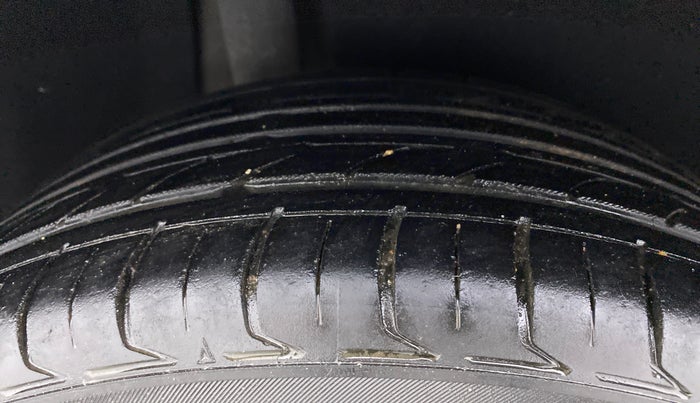 2016 Maruti Baleno ALPHA PETROL 1.2, Petrol, Manual, 1,05,224 km, Right Rear Tyre Tread