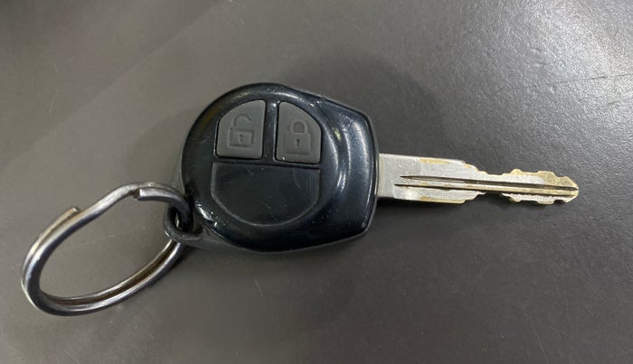 2015 Maruti Wagon R 1.0 VXI, Petrol, Manual, 80,814 km, Key Close Up