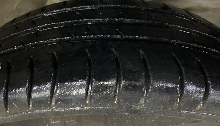 2015 Maruti Wagon R 1.0 VXI, Petrol, Manual, 80,814 km, Right Front Tyre Tread