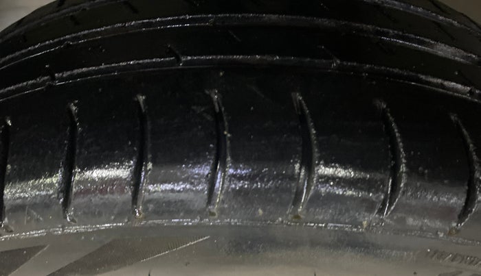 2015 Maruti Wagon R 1.0 VXI, Petrol, Manual, 80,814 km, Left Front Tyre Tread