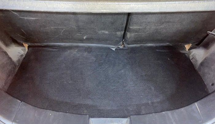 2015 Maruti Wagon R 1.0 VXI, Petrol, Manual, 80,814 km, Boot Inside